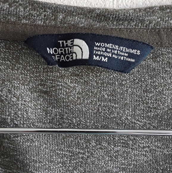 The North Face Athletic Tee Women's Size Medium - Picture 4 of 7